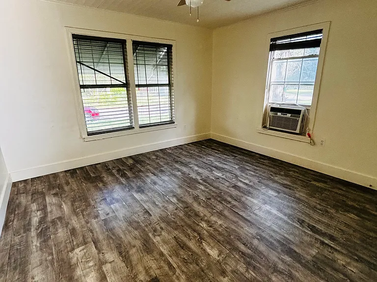 918 N Taylor St — Photo 4