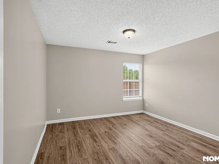 3693 Arminto Dr — Photo 17