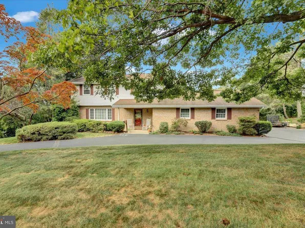 830 N Church Rd, Sinking Spring, PA 19608