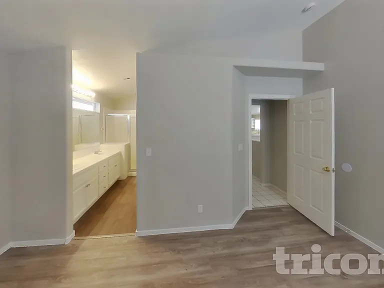 5582 Super Bowl Dr — Photo 9