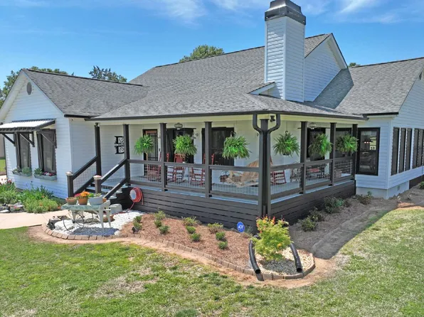 826 Dixie Rd, Covington, GA 30014