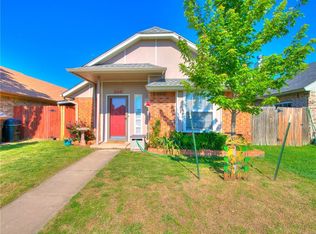 2108 S Robinson Ave, Moore, OK 73170