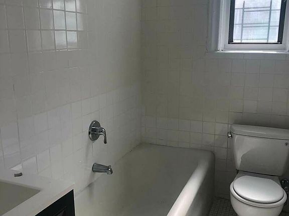 4th image of 49 E 19th St #55