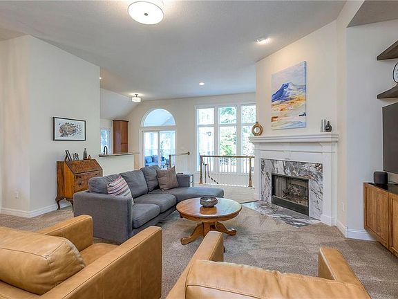 5th image of 13312 Pennsylvania Ct