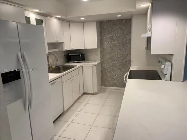 1951 Atlantic Shores Blvd APT 20, Hallandale, FL 33009