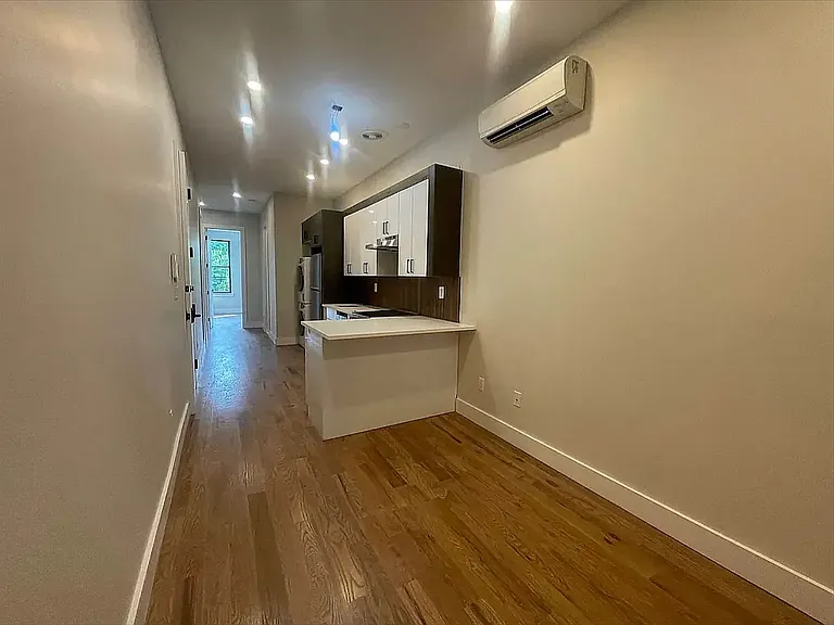 510 Onderdonk Ave #3RR — Photo 2