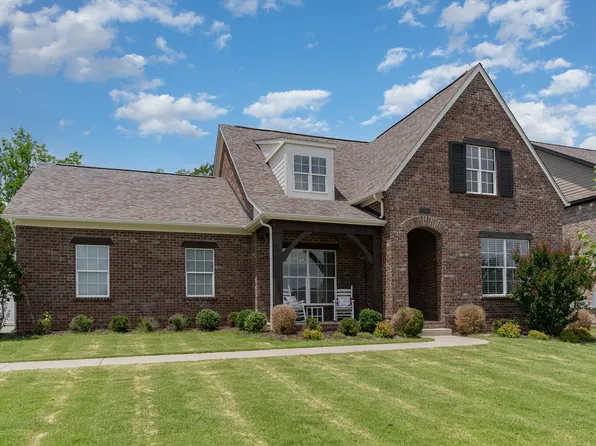 902 Topaz Dr, Murfreesboro, TN 37128