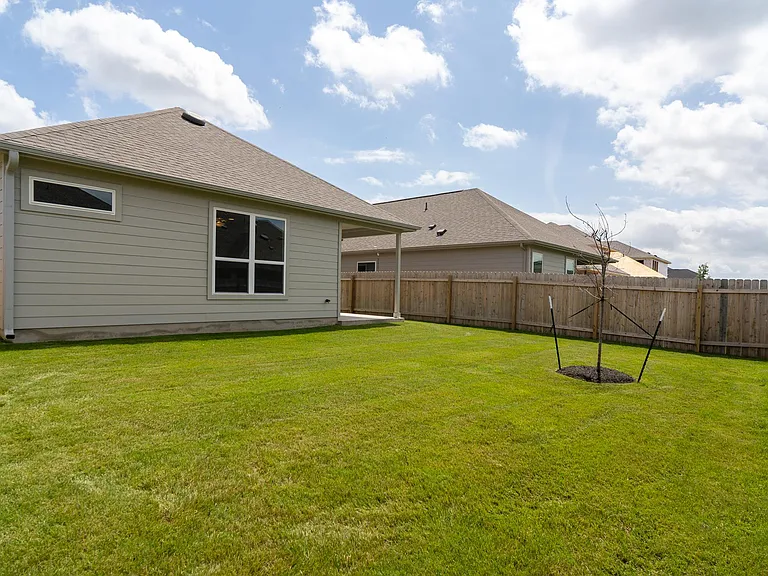 917 Falkland Trce — Photo 32