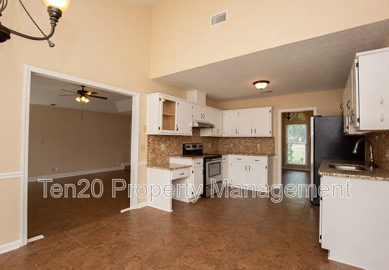 11 Leah Ct — Photo 6