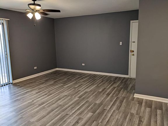 5th image of 10831 S Keating Ave APT 3NE