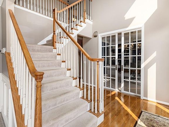 3rd image of 7575 Pinehurst Dr