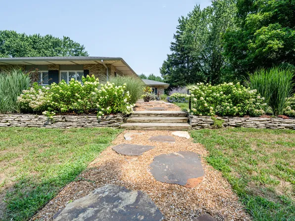 2585 Lake Bluff Ter, Saint Joseph, MI 49085