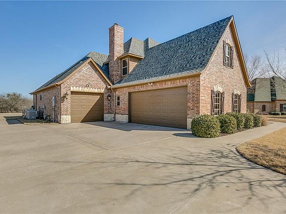 5th image of 8399 Maplewood Dr