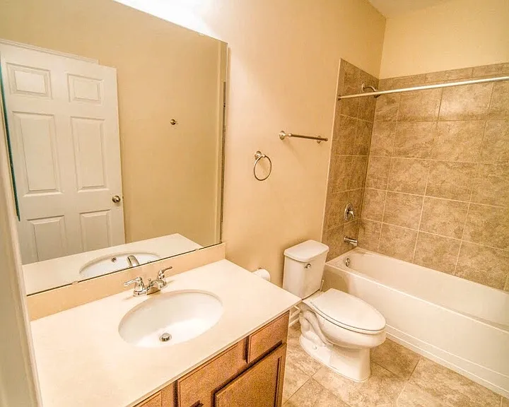 11733 Lake Bend Cir — Photo 16