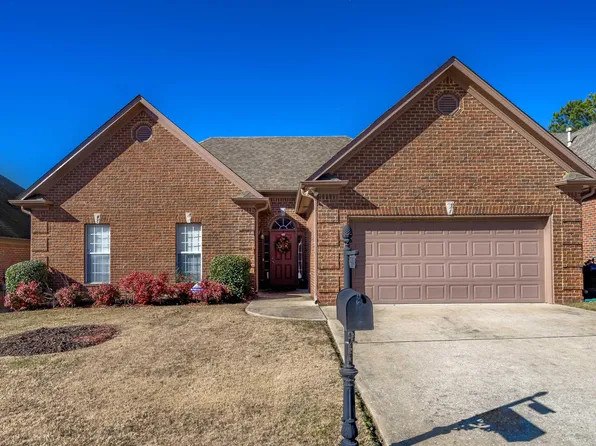 2910 Summit Dr, Fultondale, AL 35068