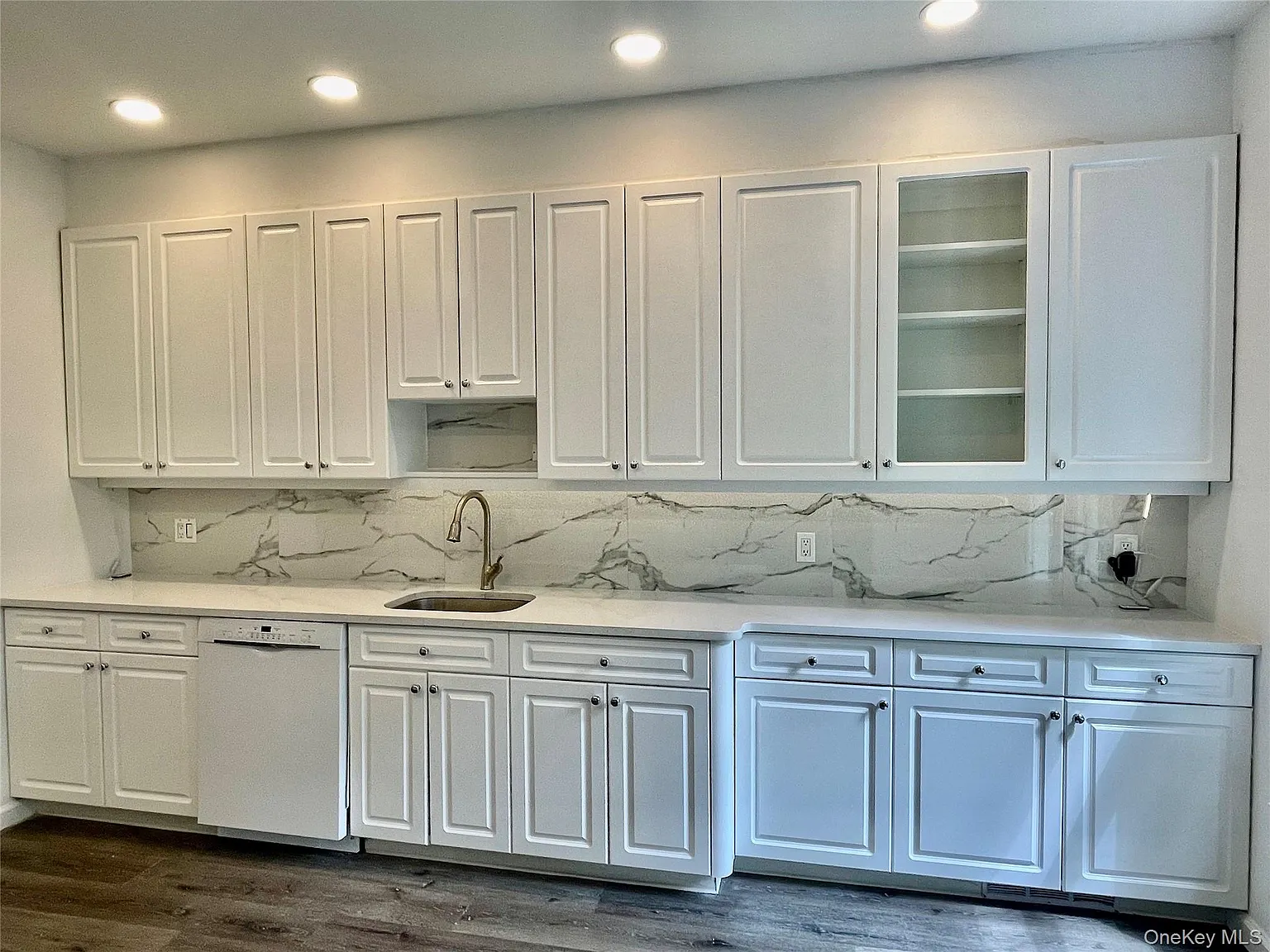 2 bed, 2.5 bath, 2500 sqft, $6,700 — Photo 3