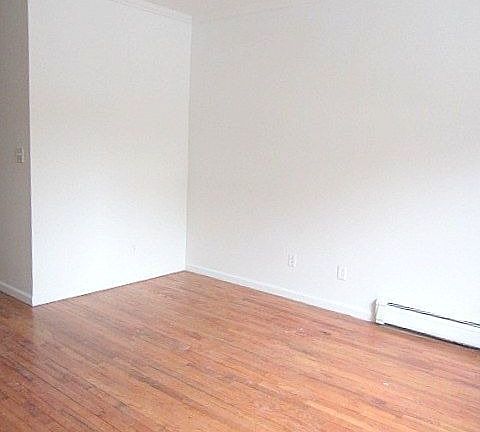 3rd image of 721 E 211th St APT 2