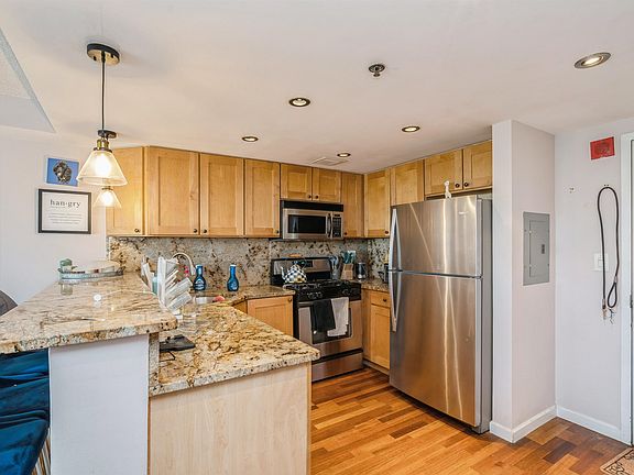 5th image of 700 1st St #15RS