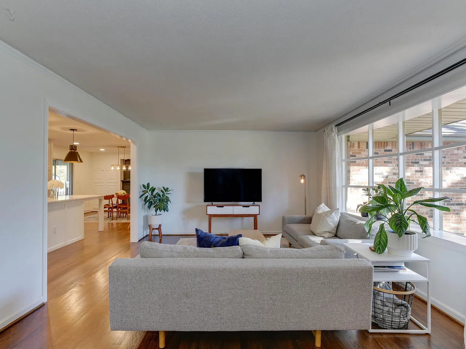 3 bed, 1673 sqft, $3,000 — Photo 3