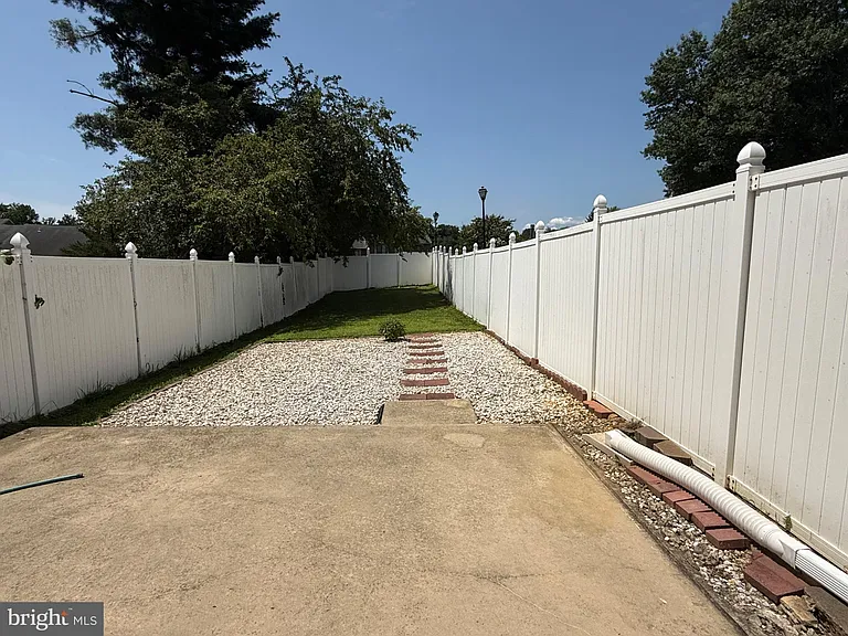 3 Ingrid Ct — Photo 16