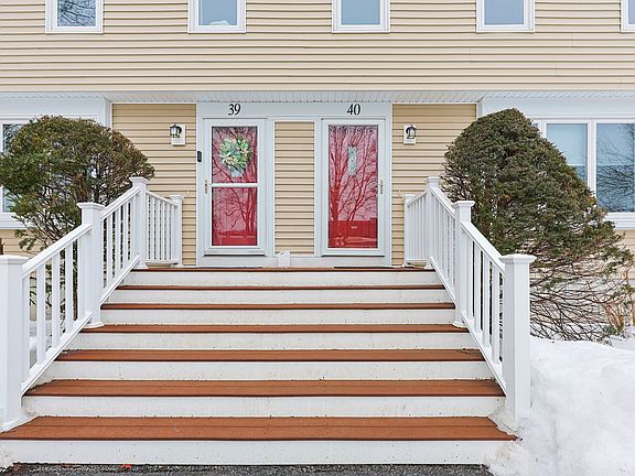 2nd image of 835 Mount Hope St Unit 40