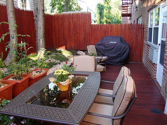 Patio II.