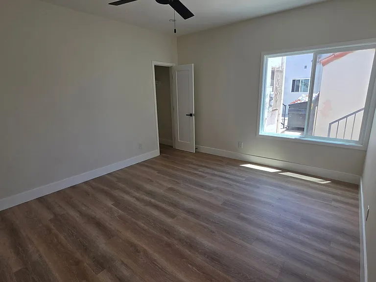 5706 S Figueroa St — Photo 8
