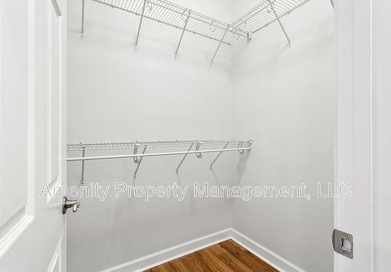 5434 Center St #1 — Photo 14