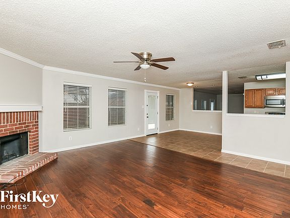 4th image of 623 Blue Chalk Dr