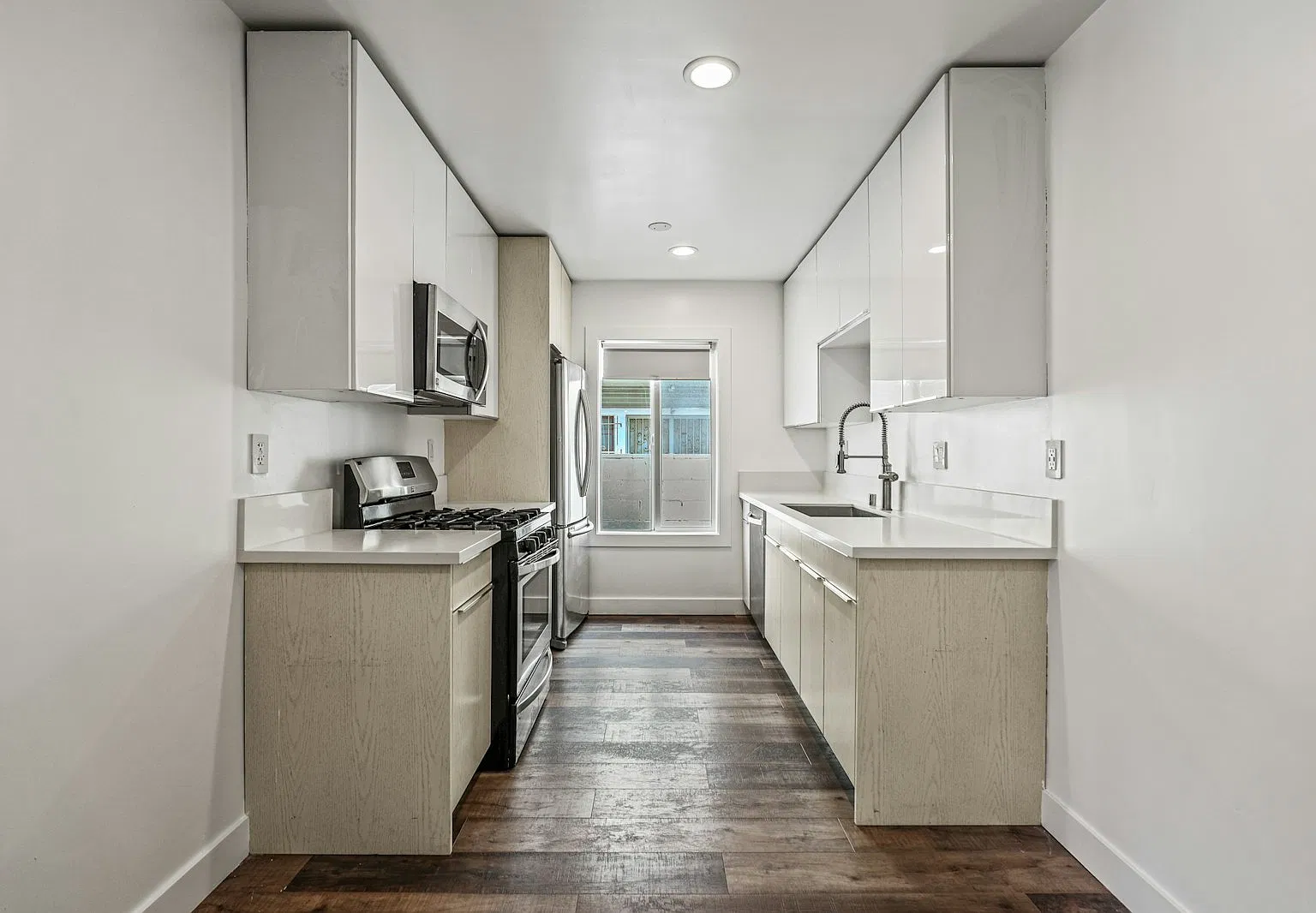 2730 Raymond Ave — Photo 1