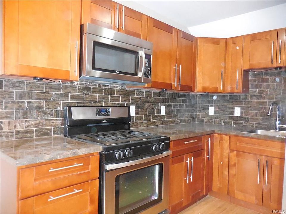 1st image of 116 Webster Ave #2L