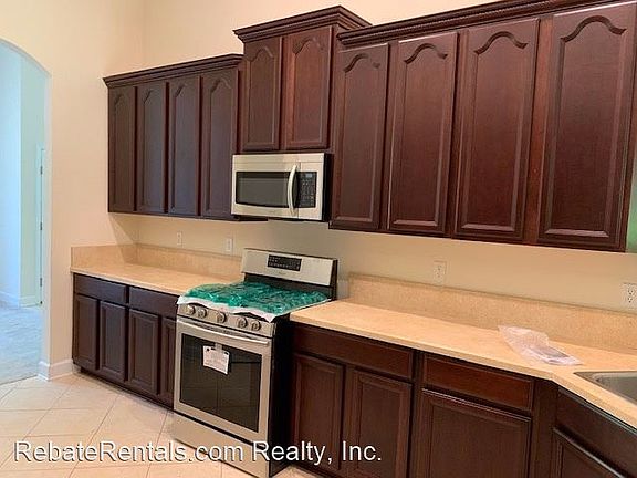 2nd image of 601 Loire Ct