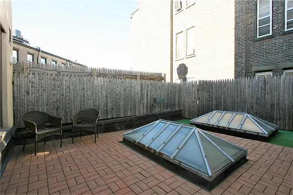 Rented by R New York | media 25