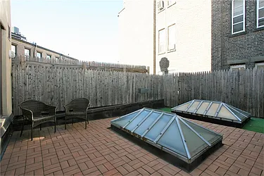 Rented by R New York