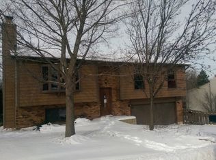 2401 Crystal Lake Rd, Cary, IL 60013