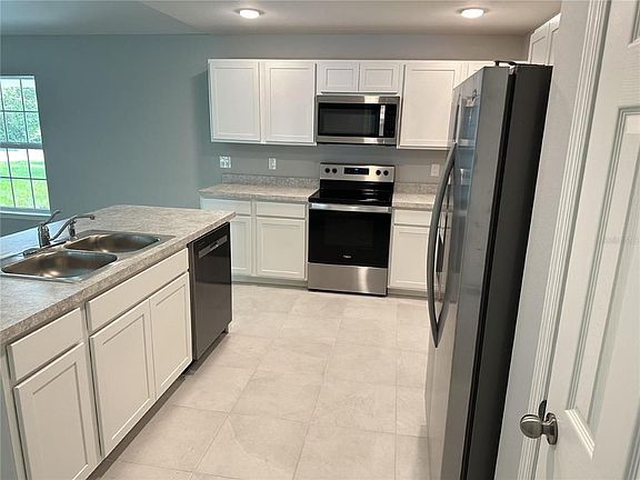 3rd image of 1405 E 7th St