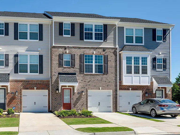 1403 Kerr Dr — Photo 2