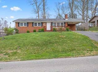 112 Hales Chapel Rd, Johnson City, TN 37615