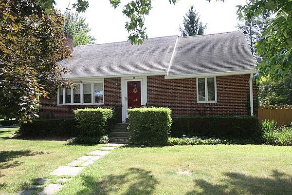 1st image of 5 Circle Dr