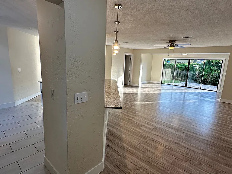 702 Green Rd — Photo 3