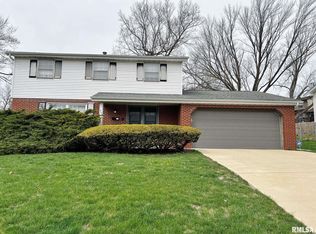 1717 W Pinewood Pl, Peoria, IL