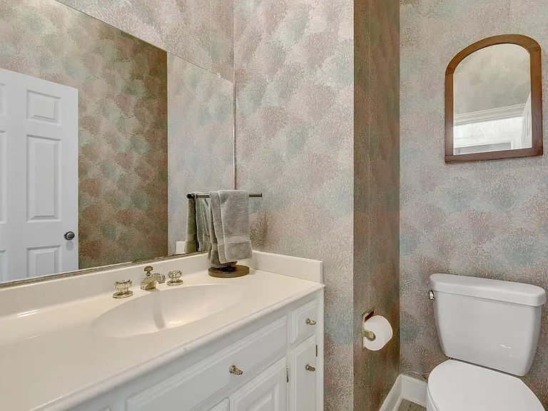 4627 Pinehurst Dr S — Photo 23
