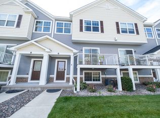 9690 Independence Cir UNIT 2, Chanhassen, MN 55317