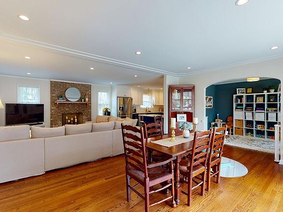 4th image of 5037 Ashby Ave
