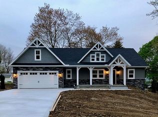 349 High St SW, Sugarcreek, OH