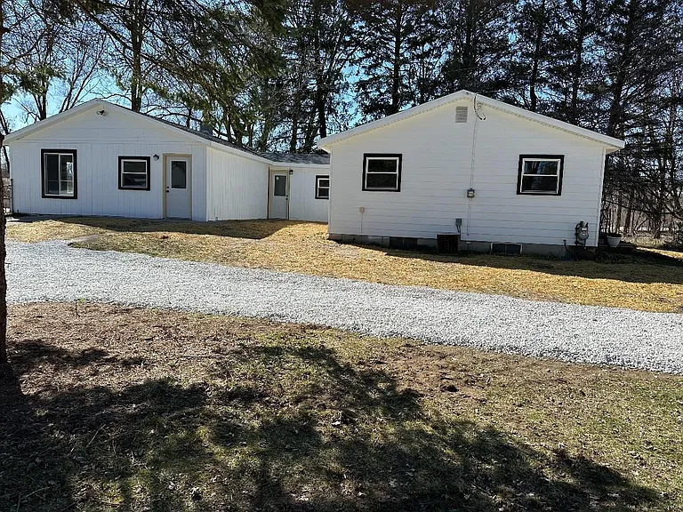 4050 Old King Rd #B — Photo 1