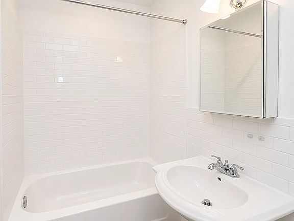 5th image of 332 E 71st St APT 3A