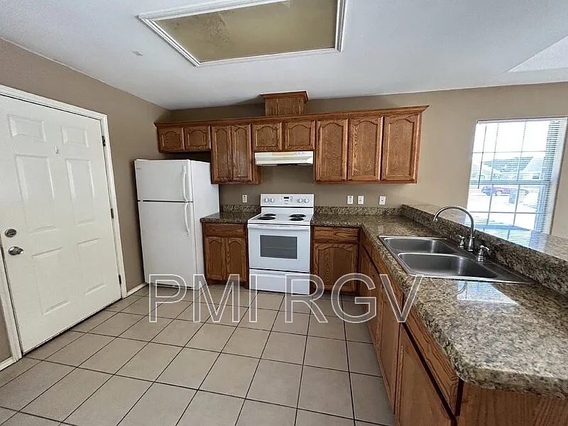 2 bed, 2.0 bath, $775 — Photo 4