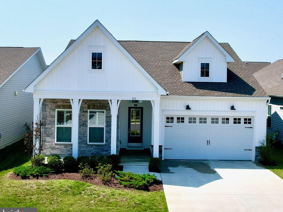 1st image of 121 Merlin Dr