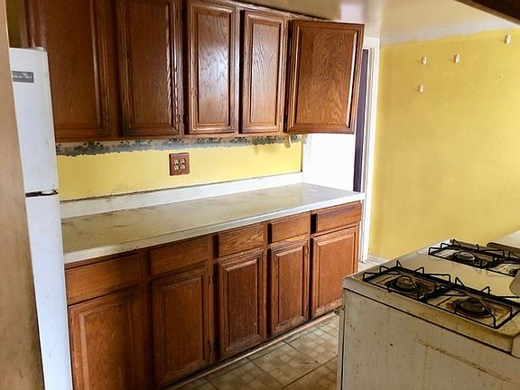5th image of 3118 Sandra Ave